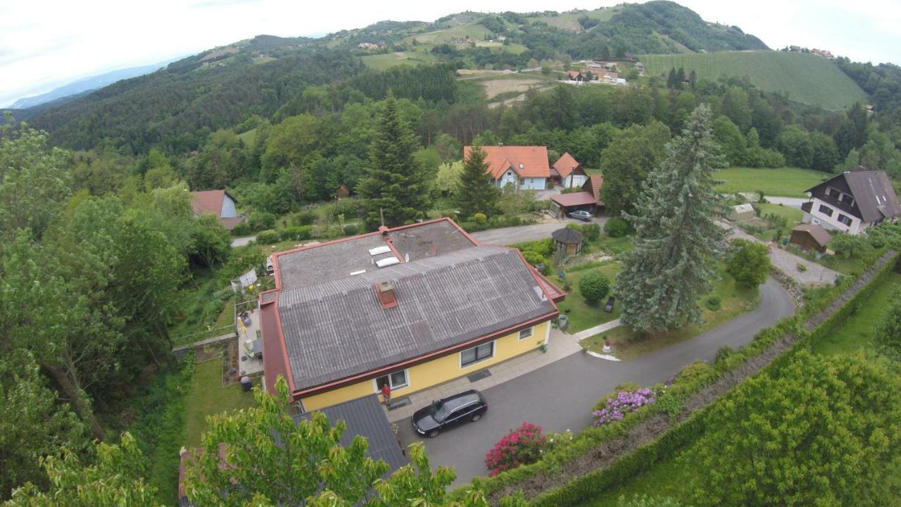 Appartamento Haus Renarth - Michaela Pro Kitzeck im Sausal Esterno foto